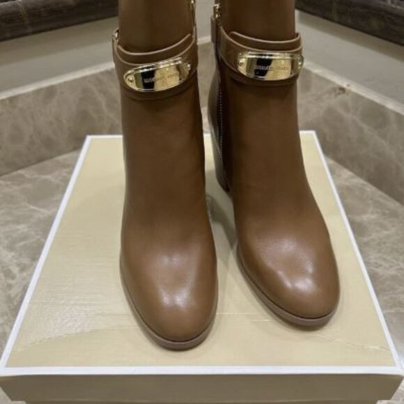 Michael Kors Darcy Heeled Bootie Boots NIW Brown leather Gold accents 9M - Picture 10 of 13